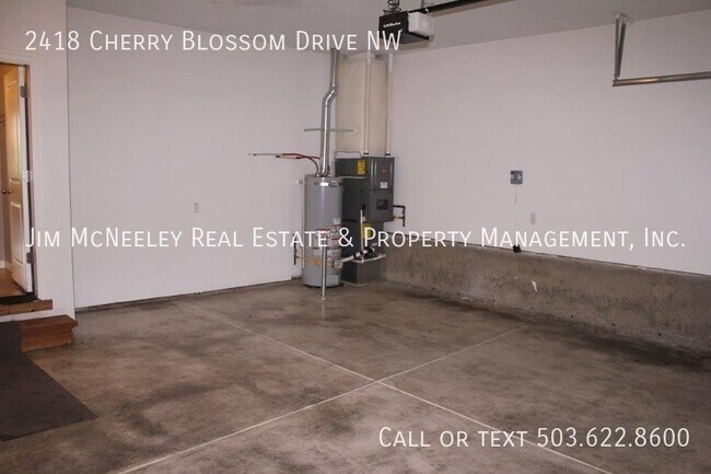 Building Photo - Sorry, no pets! Beautiful Home Available I...