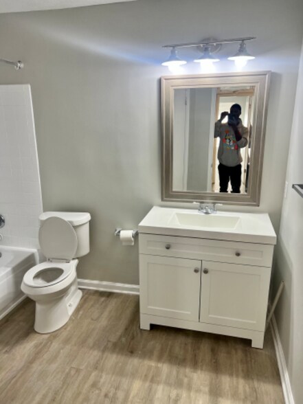 Building Photo - 13456 Lord Dunbore Pl