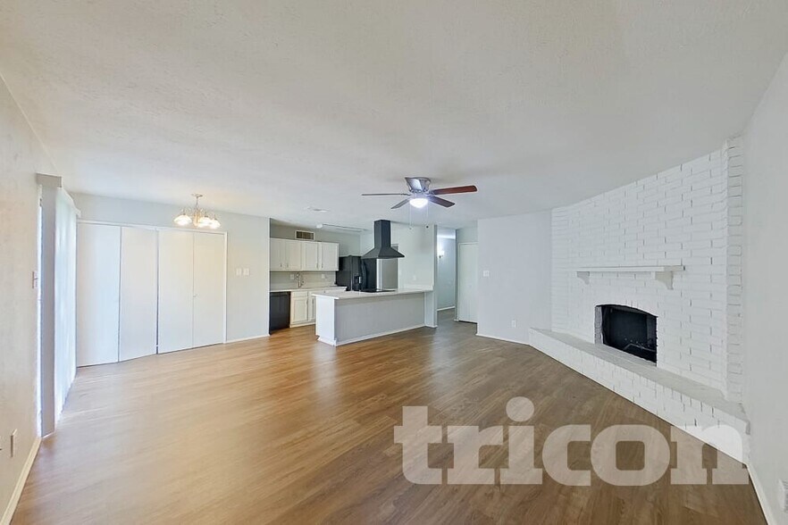 Building Photo - 10022 Deer Hollow Dr