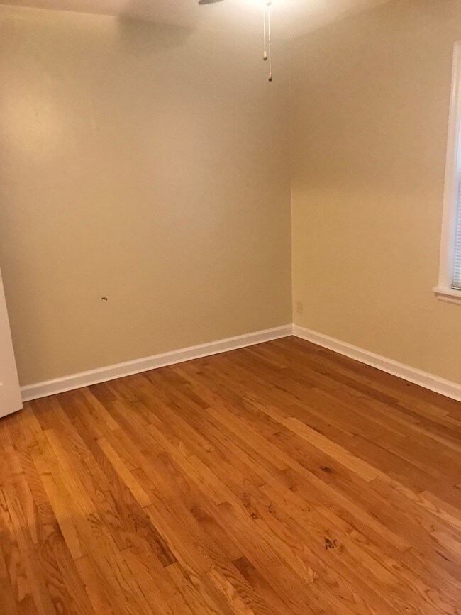Building Photo - 5137 Winthrop Avenue