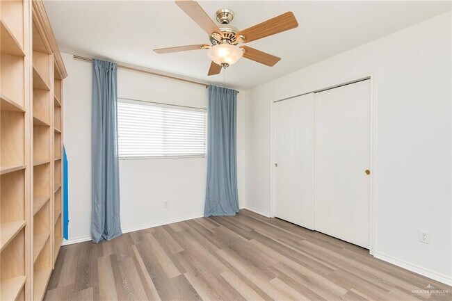 Building Photo - 209 W Rodeo Dr