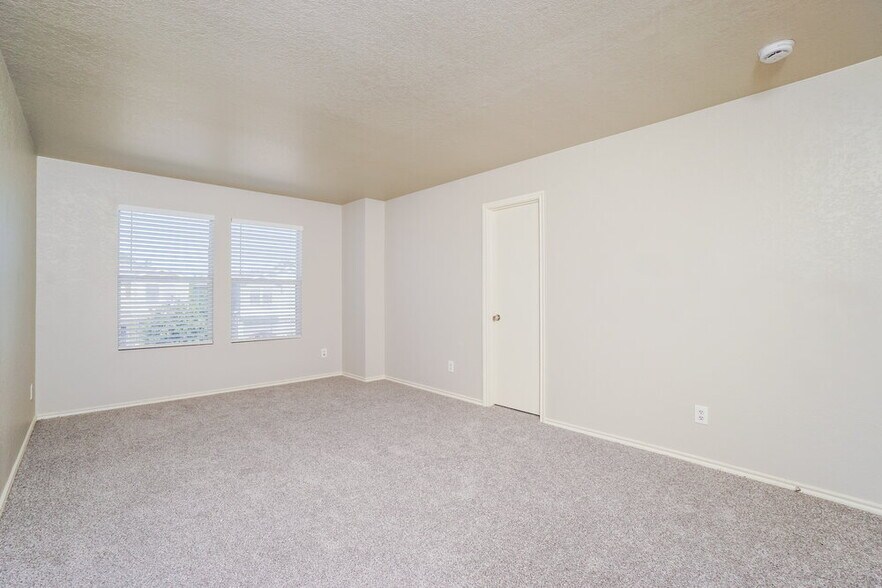 Building Photo - 3818 Amber Chase