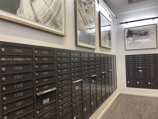 Building Photo - 2900 NE 7th Ave