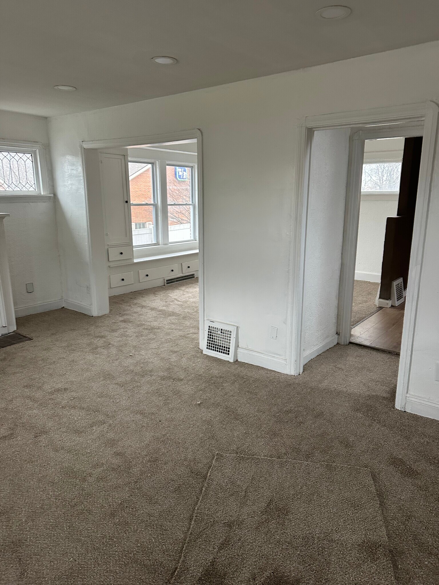 Building Photo - 16575 Libby Rd