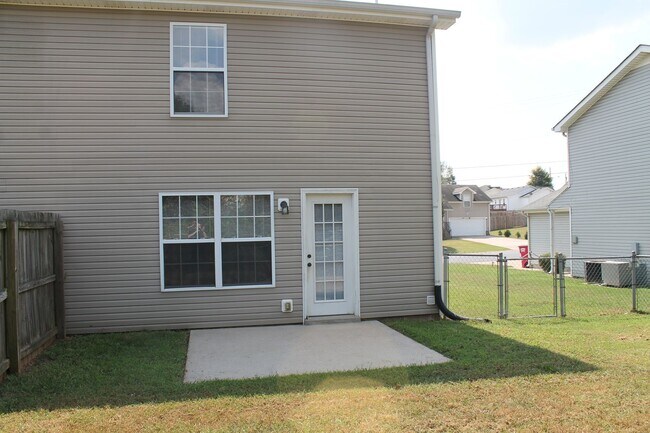 Building Photo - 255 Senator Dr