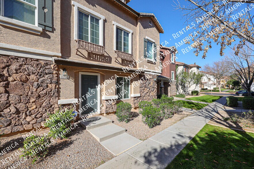 Building Photo - 4057 E Windsor Dr