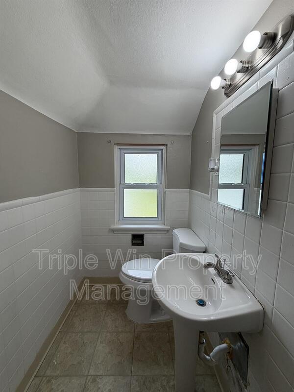 Building Photo - 1629 Redman Rd
