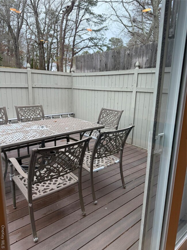 Building Photo - 125 Hill Spur