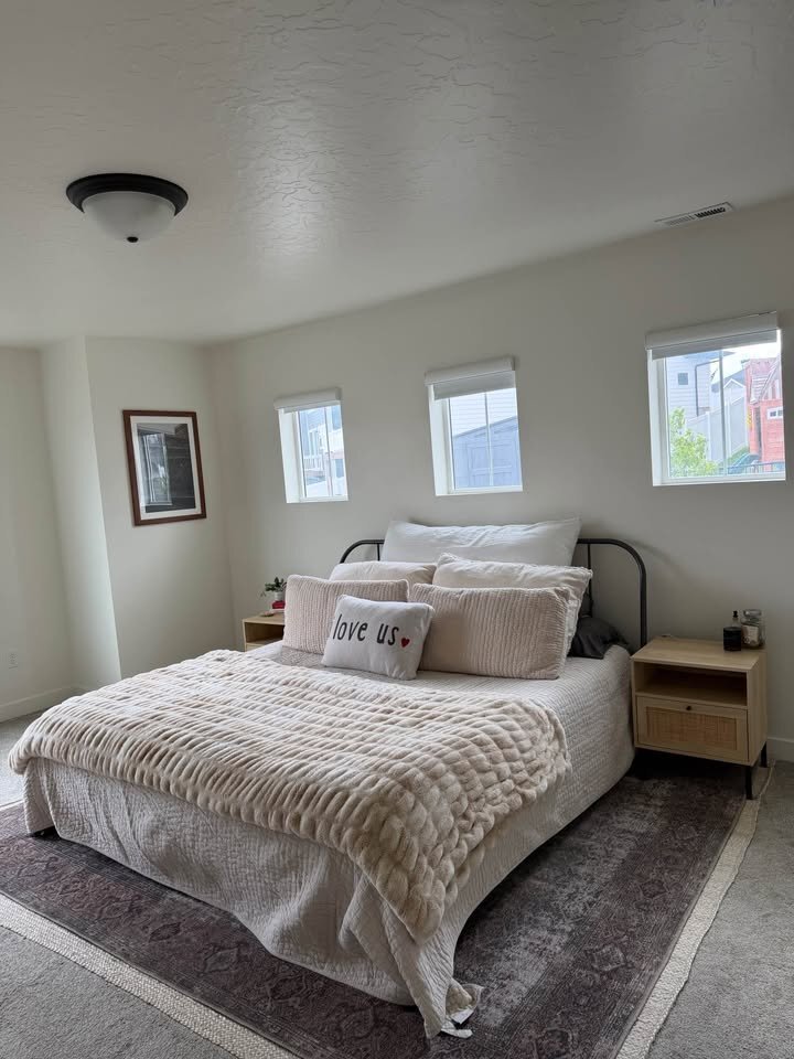 Building Photo - 9362 N