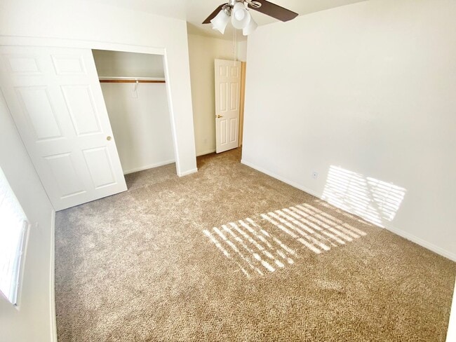 Building Photo - GORGEOUS 3 BEDROOM / 2 FULL BATH SINGLE FAMILY HOME , WITH 2 CAR GARAGE