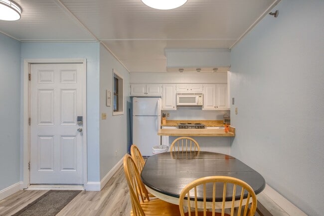 Building Photo - Winter Rental – Ocean View Condo | 2 Bed, 2 Bath – Fully Furnished | Utilities Included