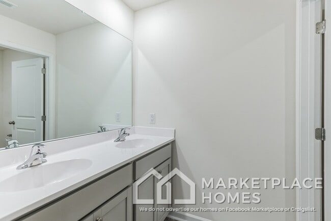 Building Photo - 2962 Berna Wy