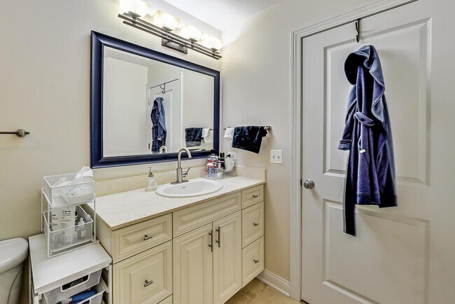 Building Photo - 230 W Division St