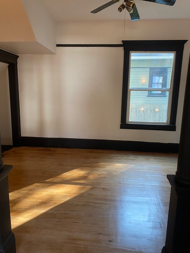 Building Photo - 802 S Trafton St
