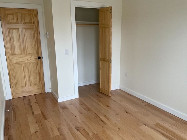 Building Photo - 90 Elm St