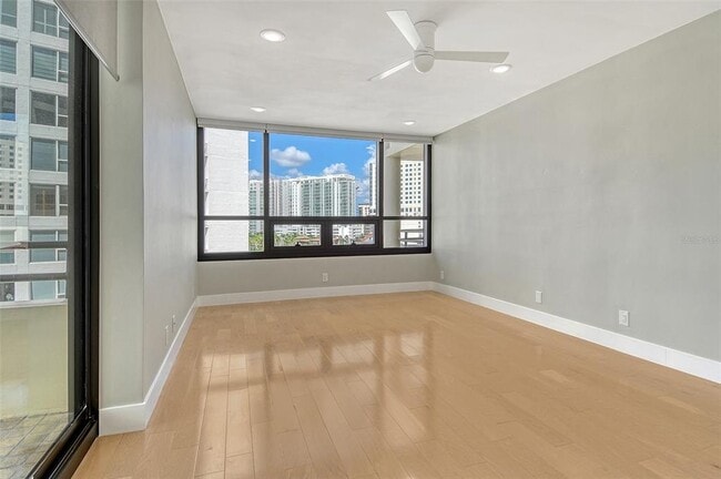Building Photo - 1255 N Gulfstream Ave