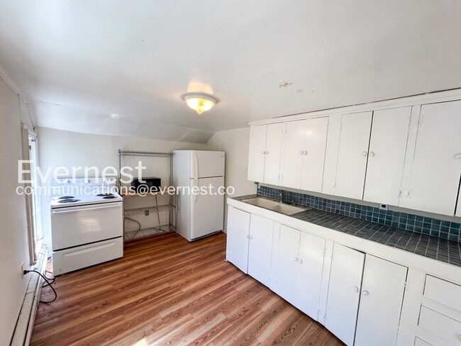 Building Photo - 305 N Boundary St