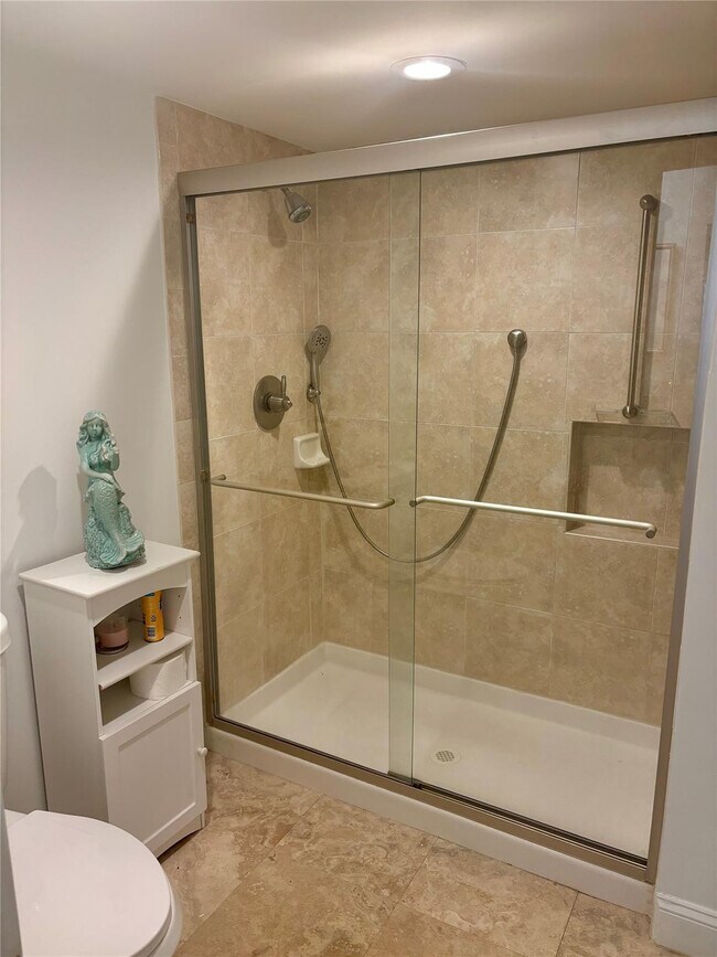 Building Photo - 10980 S Ocean Dr