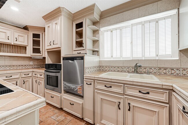 Building Photo - 7742 Whidbey Island Dr