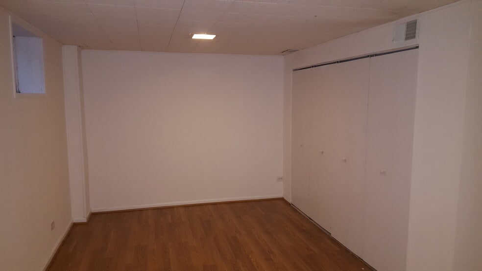 Building Photo - 2132 Rugen Rd