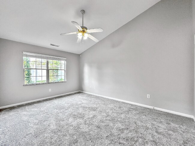 Building Photo - Beautiful 2 Beds 2 Baths Villa in Far South