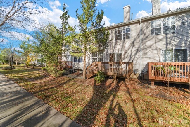 Building Photo - 13 Jill Ct