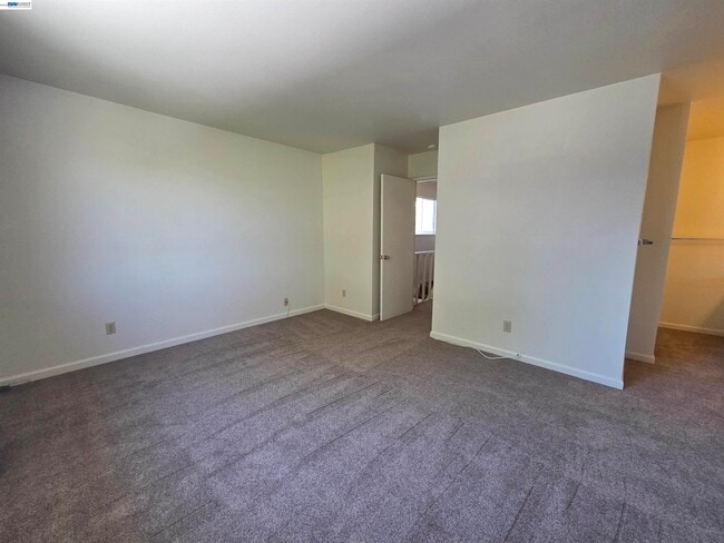 Building Photo - 7596 Silvertree Ln