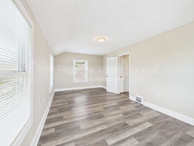 Building Photo - 4417 Wayne Ave