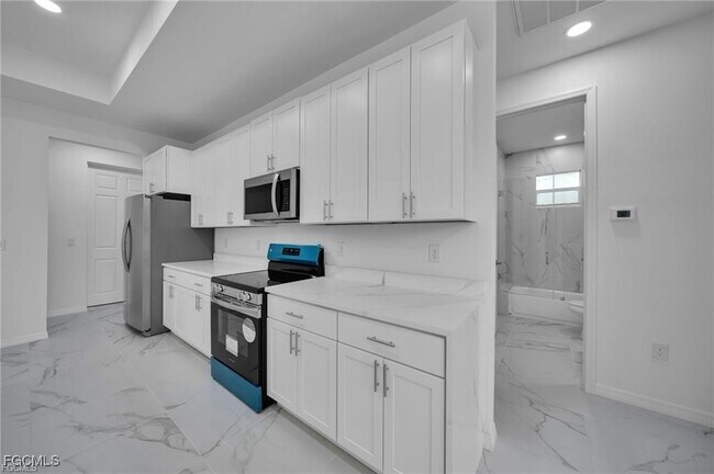 Building Photo - 3210 30th St SW