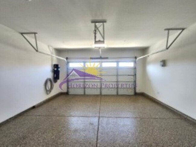 Building Photo - Immaculate Luxury 2 Bed 2.5 Bath 2,012sqft...