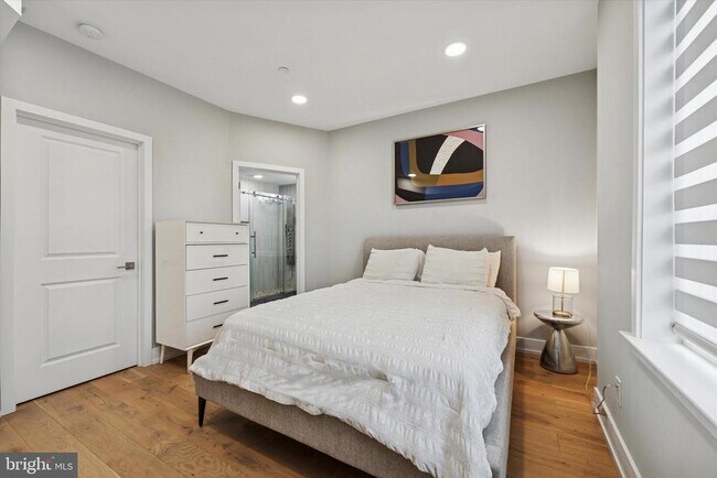 Building Photo - 700 Moyer St