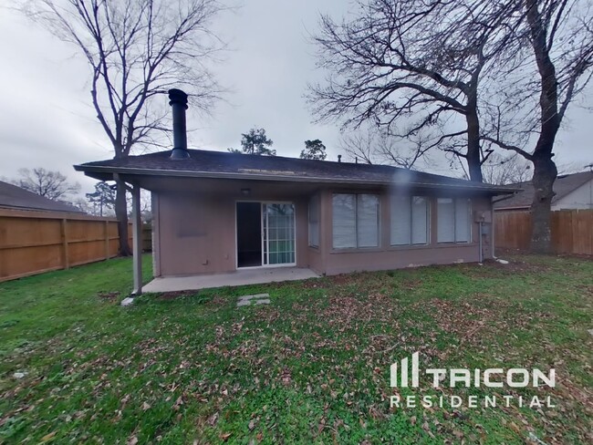Building Photo - 10919 Almond Grove