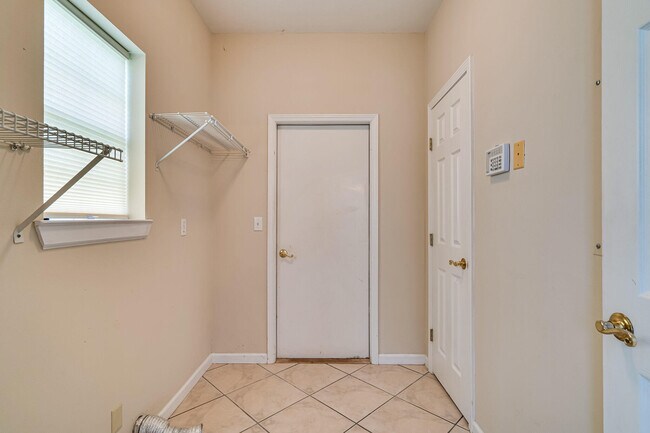 Building Photo - 3822 Indigo Cir