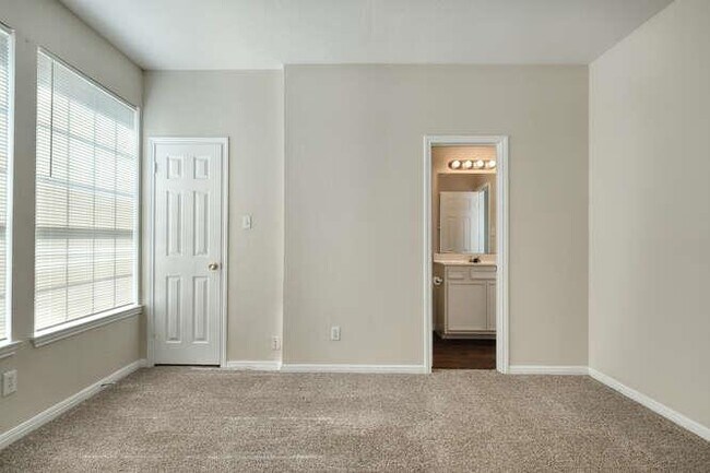 Building Photo - 1601 Cindy Ct