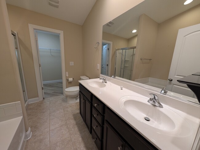 Building Photo - 716 Carneros Ci