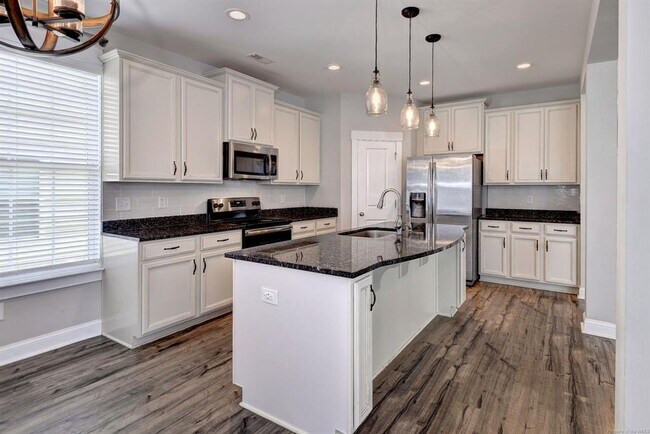 Building Photo - 3299 Leighton Blvd
