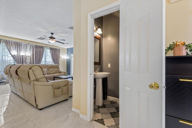 Building Photo - 3005 Diamond Bay Dr