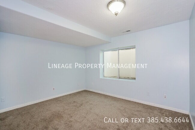 Building Photo - 460 W 2325 N