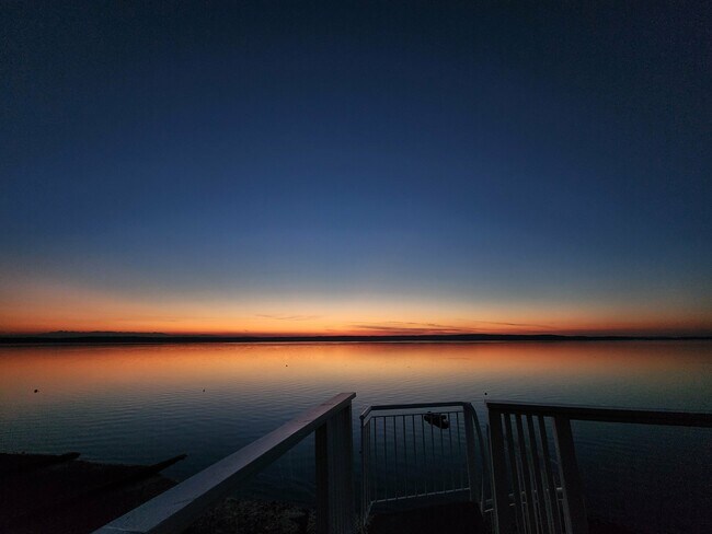 Building Photo - 19118 Soundview Dr NW