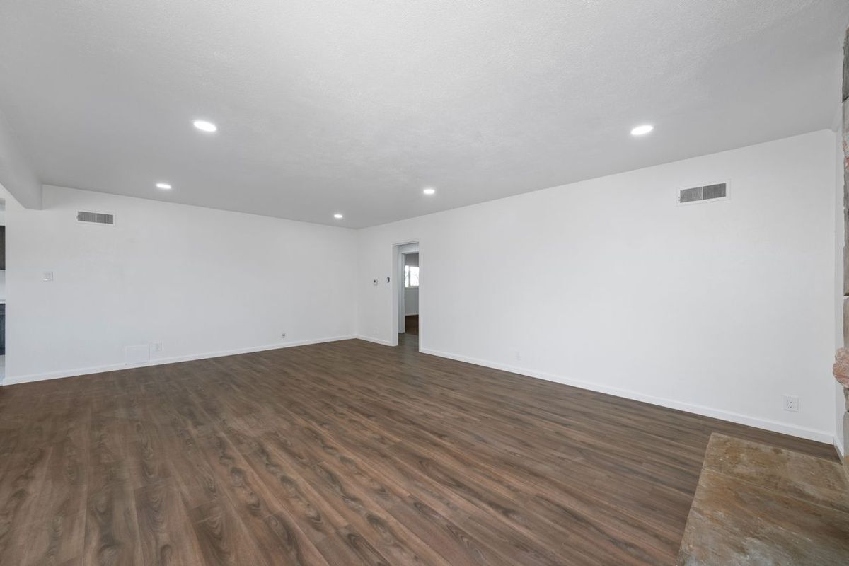 Building Photo - 5417 W Slauson Ave
