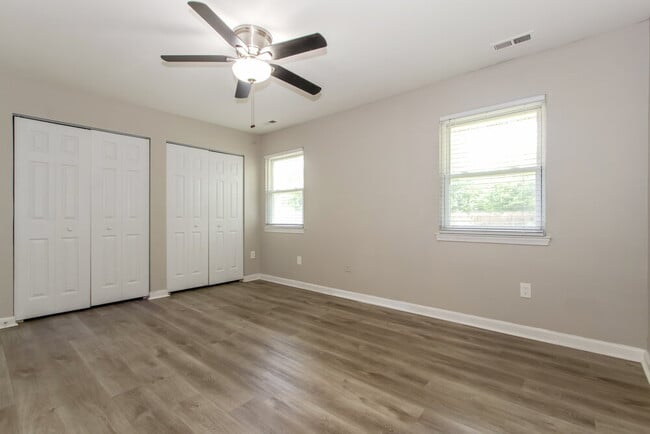 Building Photo - 12 Benedette Dr