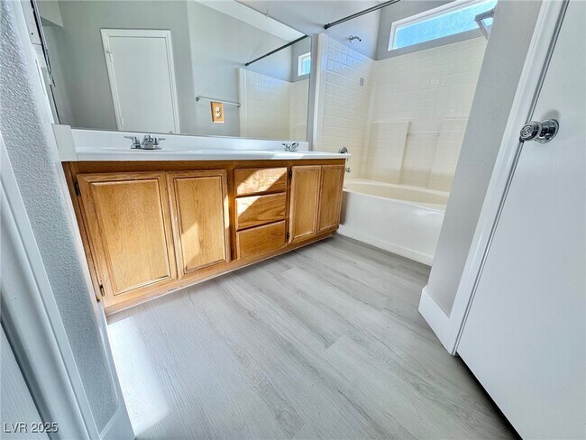 Building Photo - 4330 Spruce Grove St