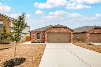 Building Photo - 617 Riverdale Dr