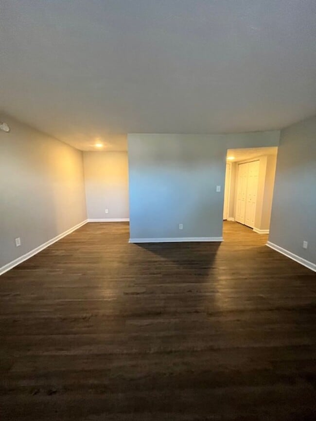 Building Photo - 2082 Fairmont Ct