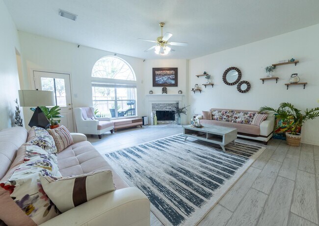 Building Photo - 14902 White Forge Ln