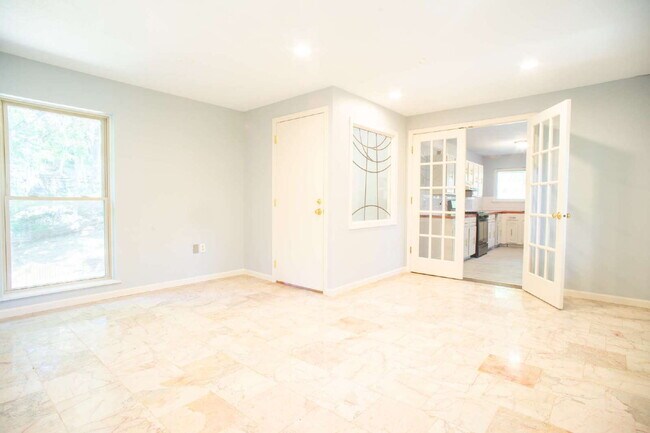 Building Photo - "Spacious 4-Bedroom Home in Fayetteville w...