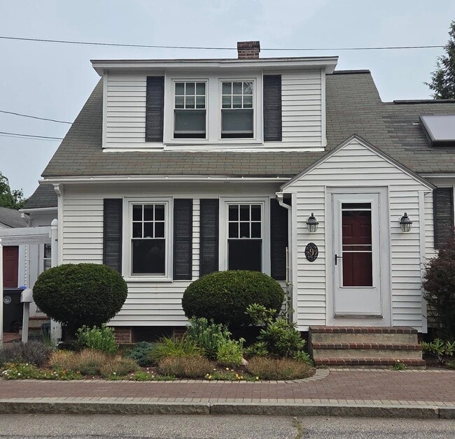 Primary Photo - 665 S Main St
