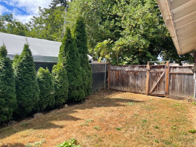 Building Photo - Spacious 3-Bedroom Home with Bonus Room & Two-Car Garage