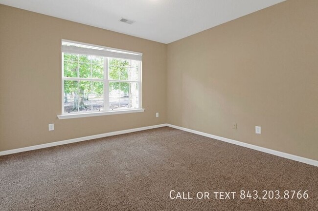 Building Photo - 7885 Park Gate Dr