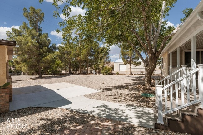 Building Photo - Charming fully furnished 2-bedroom + office home in Beaver Dam, AZ!